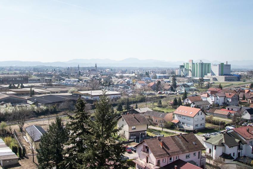 Apartment Travel Hub *** Varaždin Exteriör bild